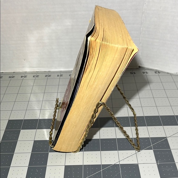 Linda Howard 'Mr. Perfect' Book - Picture 4 of 8